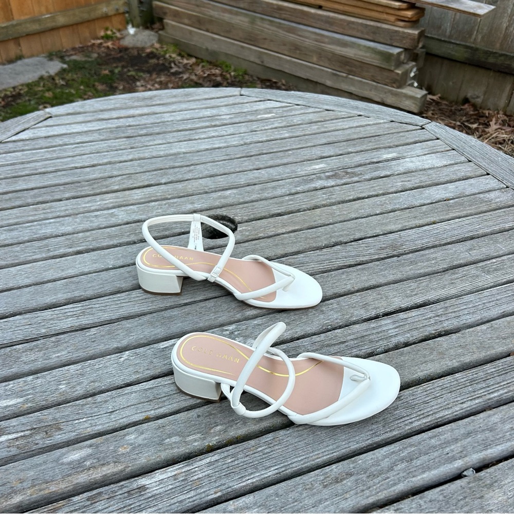 Cole Haan Women's Calli Thong Block Heel Sandal 40 Mm in white size‎ 6.5